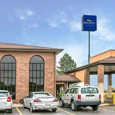 Baymont By Wyndham Flint Airport North Hotel Екстериор снимка