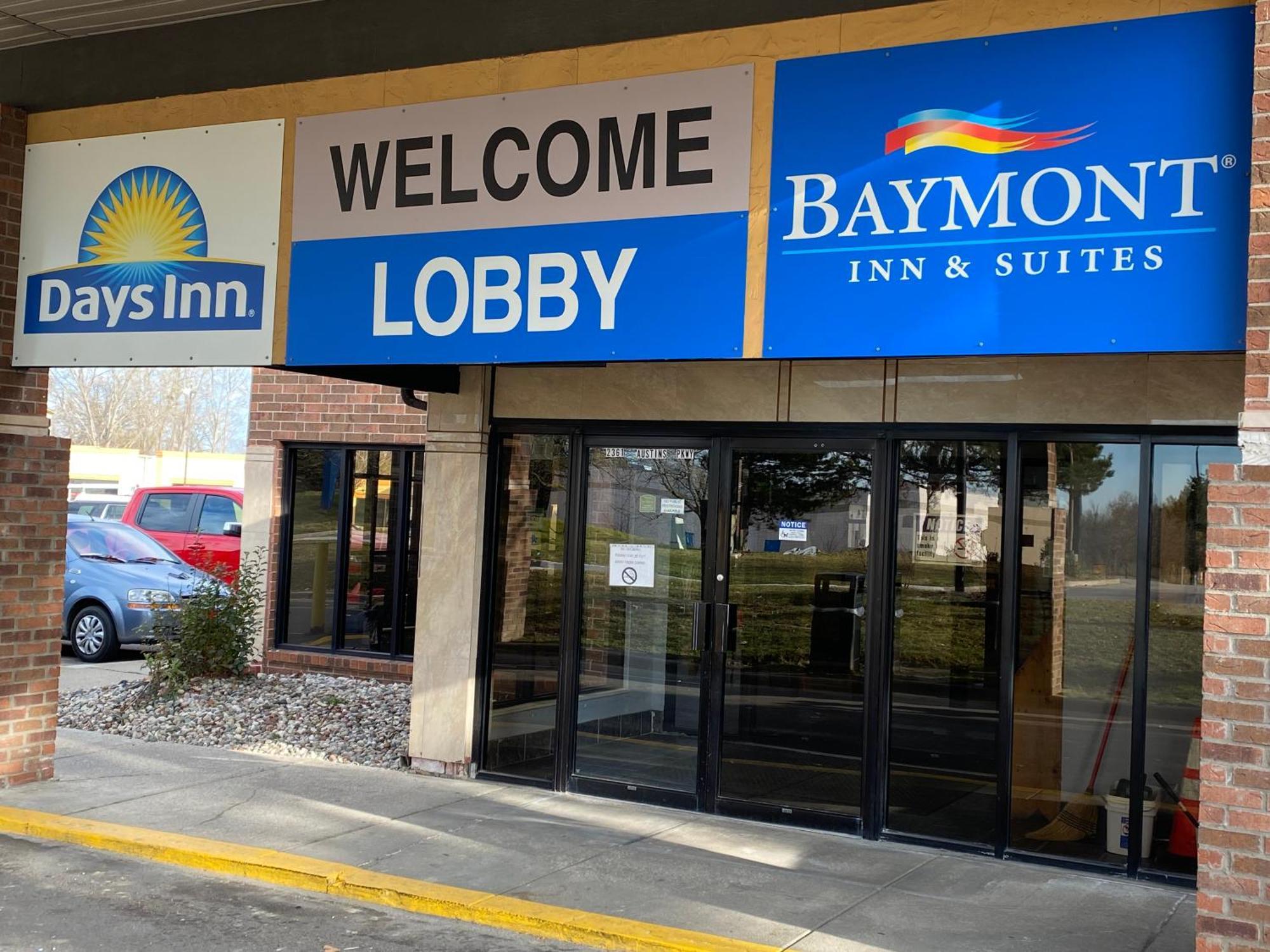 Baymont By Wyndham Flint Airport North Hotel Екстериор снимка