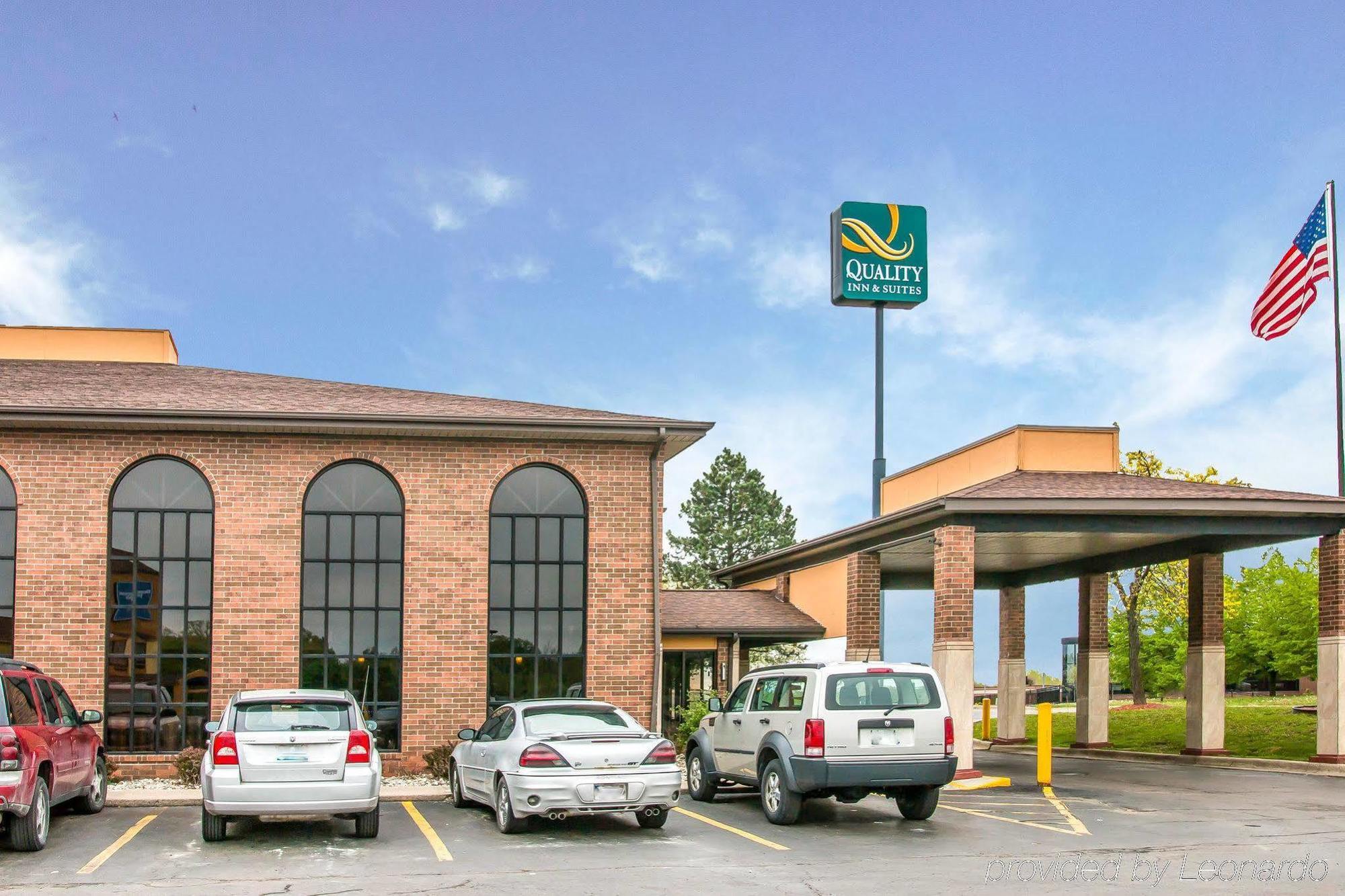 Baymont By Wyndham Flint Airport North Hotel Екстериор снимка
