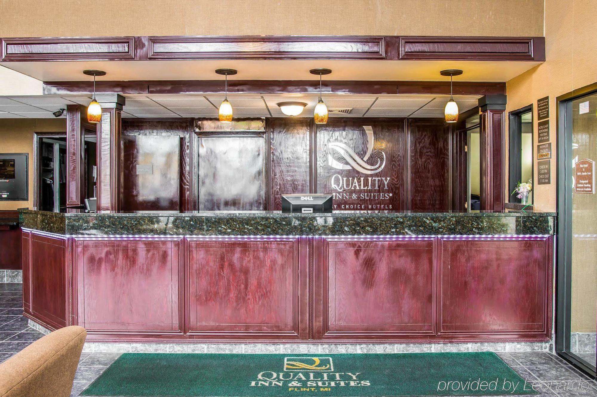 Baymont By Wyndham Flint Airport North Hotel Екстериор снимка