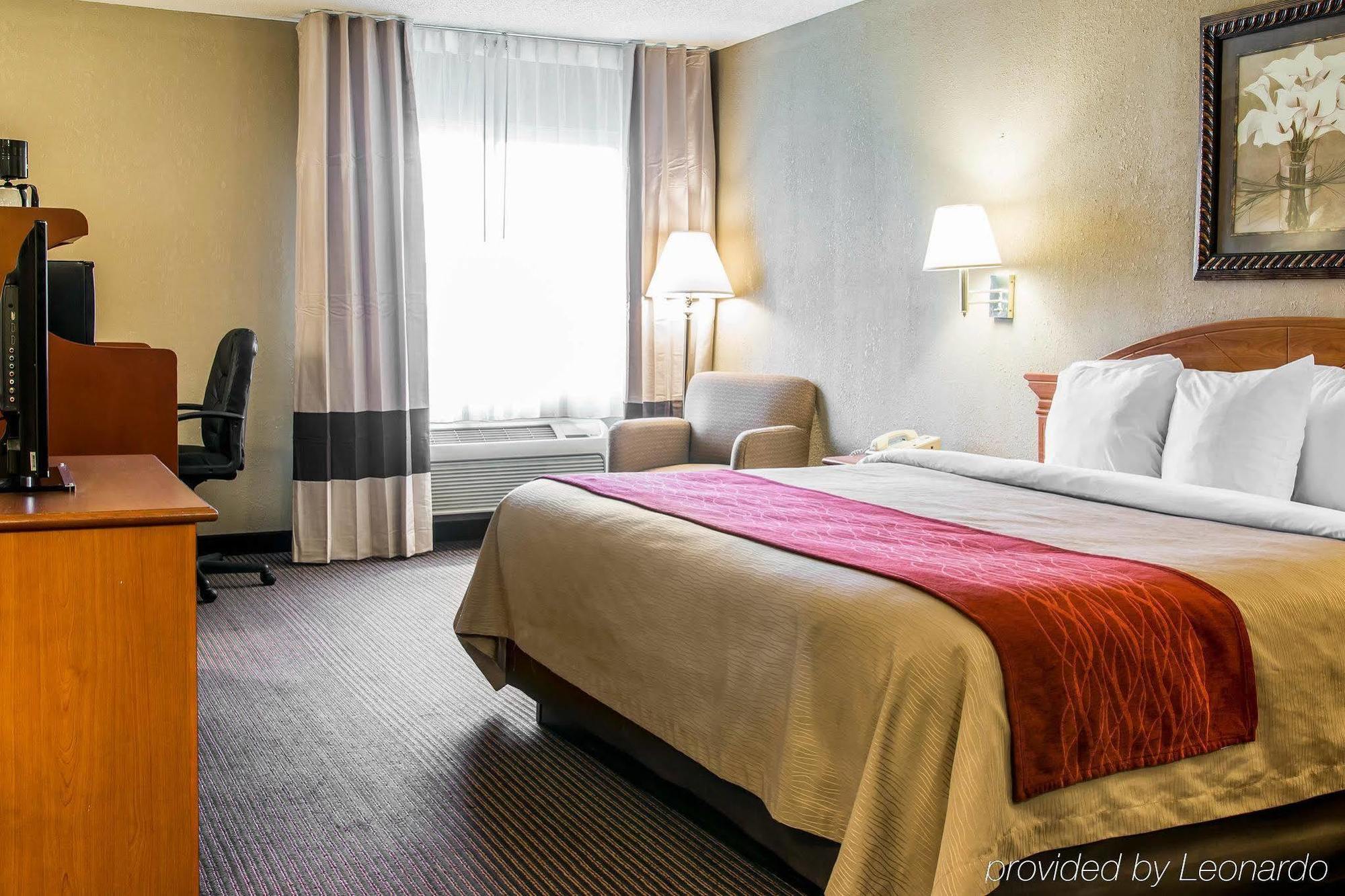 Baymont By Wyndham Flint Airport North Hotel Екстериор снимка